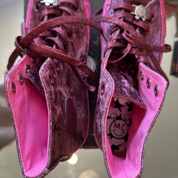 Miley Cyrus x Converse New in Box - Picture 6 of 6